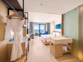 Beach Front & Ocean View Apartments Cam Ranh by Tuyen Hospitality，位于Miếu Ông的酒店
