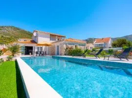 Villa Mirage with Private Heated Pool