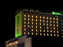 Holiday Inn Chandigarh Zirakpur by IHG，位于钱德加尔的酒店