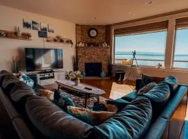 Stunning House with Views of Puget Sound! Ideal for Family Reunions