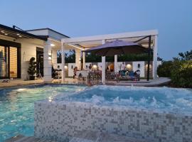Harmony house with POOL，位于贝尔格莱德的酒店