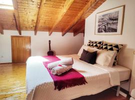 Homestay Attic Private Bedroom，位于阿尔热祖尔的酒店