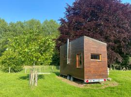 Tiny House in nature near Bruges，位于贝尔内姆的小屋