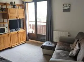 Charmant 2 pièces cabine, balcon, 4 pers, proche pistes et commerces aux Adrets - FR-1-557-106