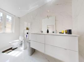 Cosy et Chic Centre Ville，位于图勒的酒店