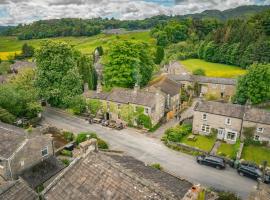 The Green Dragon at Hardraw，位于Hardraw的酒店