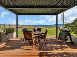 The Leading Light - One Tree Point Holiday Home，位于One Tree Point的酒店