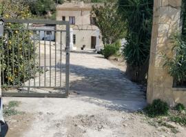 Masia Bernat，位于托尔托萨的酒店