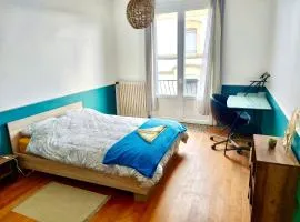Chambre à Sigoules dans maison partagée