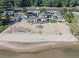 One bedroom cottage on the beach