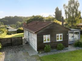 Stunning Home In Haderslev With Kitchen，位于哈泽斯莱乌的酒店
