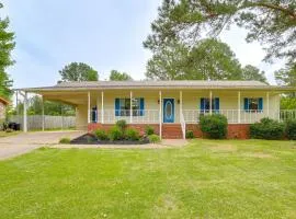 Charming Heber Springs Home with Deck and Fire Pit!