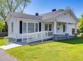 Main Street Home 1 Mile to Callaway Gardens，位于派恩芒廷的酒店