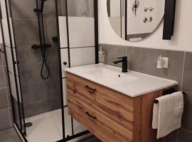 Ferienwohnung ENZIAN - n&auml;he Kapellplatz - &ouml;ffentlicher Parkplatz - Aufzug，位于阿尔特廷的自助式住宿