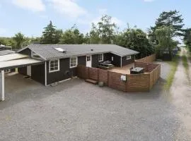 3 Bedroom Nice Home In Store Fuglede