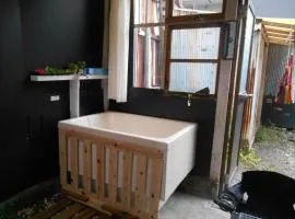 駅徒歩5分どこへも大阪駅へ直結どこへもすぐの大型庭付GlampingHouse