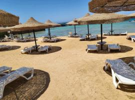 Moon Suites by VISION HURGHADA，位于赫尔格达的酒店