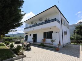 Apartment Baza Hostel，位于培拉特的酒店