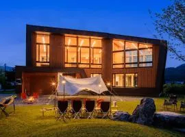 MOMO HAKUBA by Jade Group