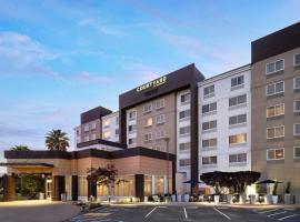 Courtyard San Francisco Airport Burlingame，位于伯林格姆的酒店