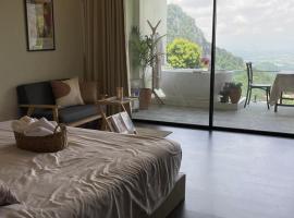 Layo Homestay，位于Ban Pha Mi的酒店