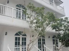 Bananaleaf Wedding Cafe & Resort