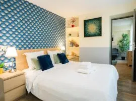 Beautiful yellow apartment near Marais and Bastille