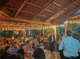 Arrecife centro recreativo y hospedaje，位于圣拉蒙的酒店