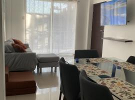 Apartamento familiar amoblado，位于皮门特尔的酒店
