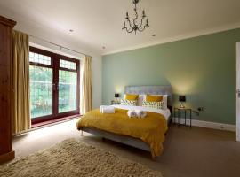 Spacious Home for Large Families and Contractors，位于伍尔弗汉普顿的酒店