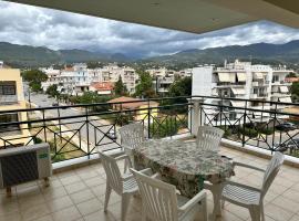 beautiful apartment near the beach，位于卡拉马塔的酒店