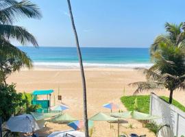 Josan Villa with a Glorious Beach and Sea View，位于哈巴拉杜瓦的酒店
