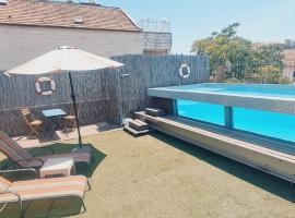 Private Swimming Pool ! דירת סטודיו קטנה עם בריכה פרטית，位于Meqor H̱ayyim的酒店