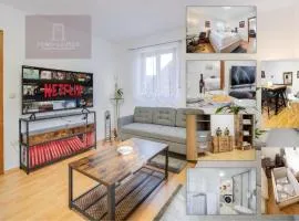 FEWO-LAVEES moderne zentrale FeWo nahe OMV Wacker Kliniken Burg -Eigener Eingang-Schlüsselloser Check in