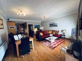 Fernway Residence entire property，位于科克的酒店