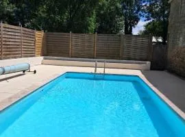 LA LAUJÈRE IVIE - Gîte & Piscine privative