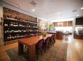 Historic Jacksonville Inn，位于杰克逊维尔的酒店