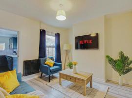 Entire 3 bed house in Gloucester，位于格洛斯特的酒店