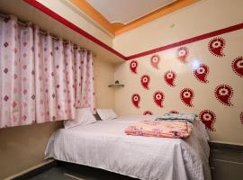 Rai Guest House，位于乌贾因的宠物友好酒店