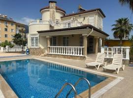 Villa GOLD Alanya da Özel Havuzlu Muhteşem Villa，位于阿拉尼亚的酒店