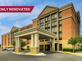 Drury Inn & Suites Birmingham Lakeshore Drive，位于伯明翰的酒店