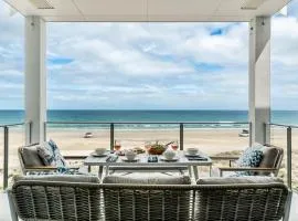 The Esplanade - Luxuriously Styled New 3 Bed Apt