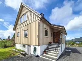 Nice Home In Vikebygd With House Sea View