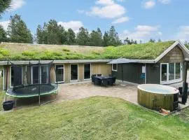 Amazing Home In Rømø With Kitchen