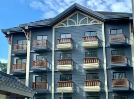 Alpine Villas Greens Staycation at Crosswinds Tagaytay，位于大雅台的度假村