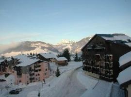 appartement montagne la vallée verte cœur station Hirmentaz，位于贝勒沃的酒店