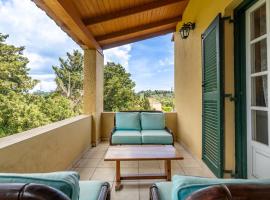 Blue apartment Corfu，位于Perivolion的酒店