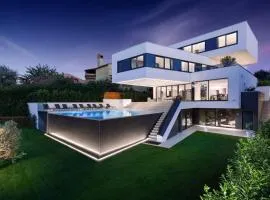 Villa Lucy Banjole for 12 people near Medulin with heated indoor pool & spa just 400 meters from the beach