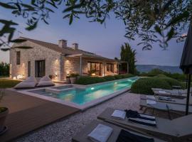 Villa Poimon by IstriaLux，位于皮肯的酒店