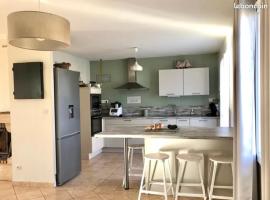 Jolie maison à 20 min du circuit des 24h，位于Soulitré的酒店